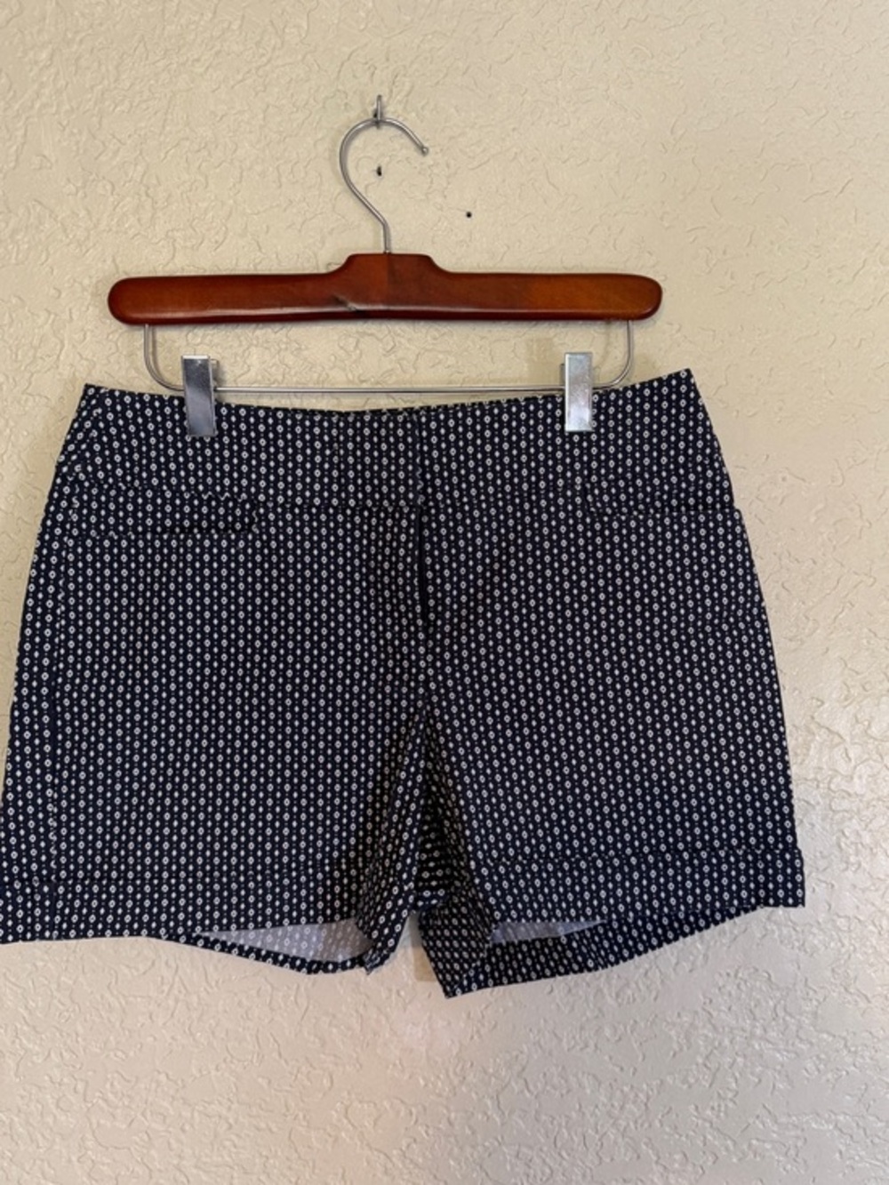 Soho Apparel Blue‎ White Diamond Shorts Cuffed Size 8 Everyday Shorts